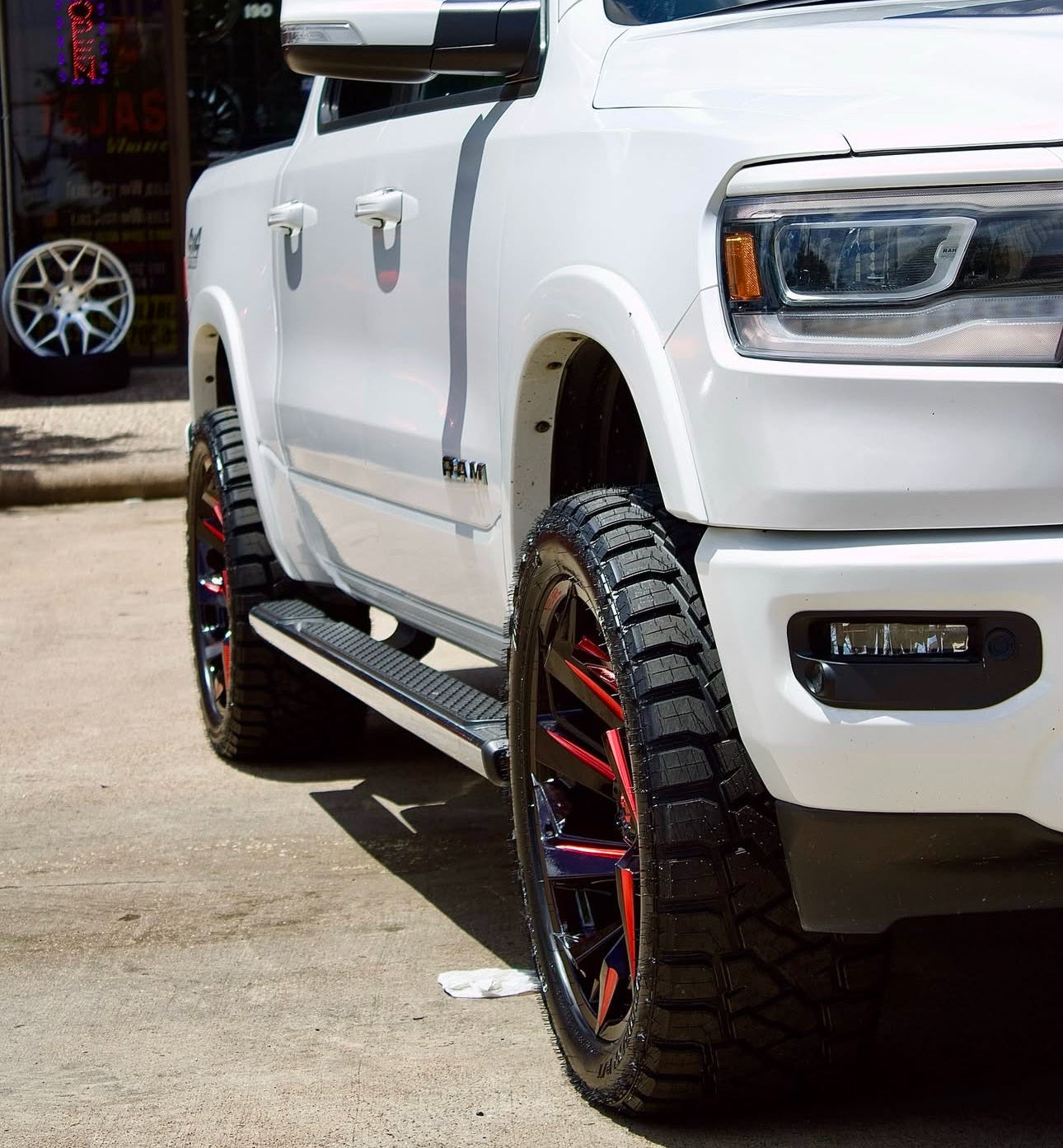 Fuel Reaction 22X10 6X135/5.5 GL-BLK-MIL-RTTC -18MM