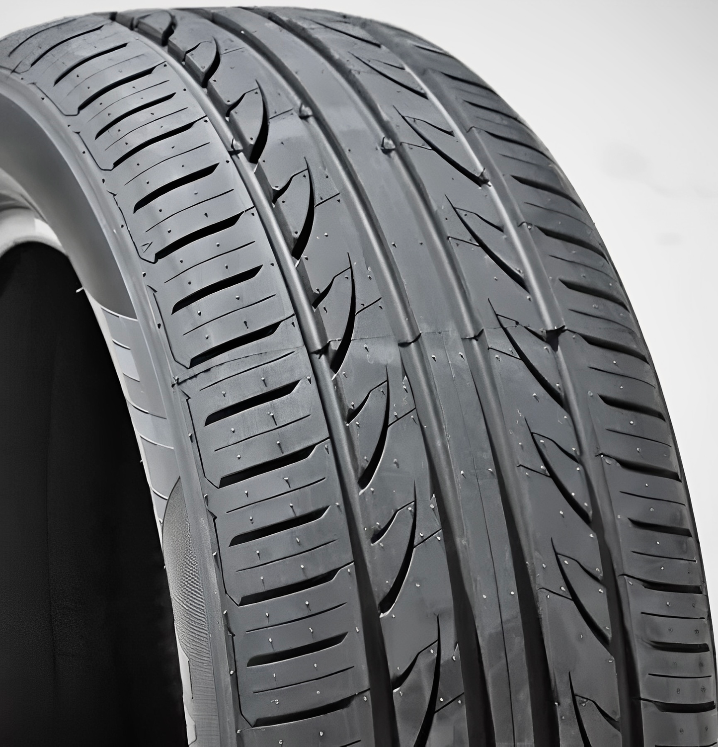 Landgolden LG27 225/40R18XL 92W BSW